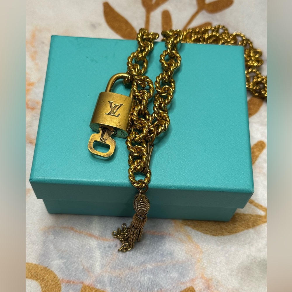 Louis Vuitton Lock & Key #316 Vintage 10K Gold Accents Teardrop Tassel Necklace - Picture 12 of 15